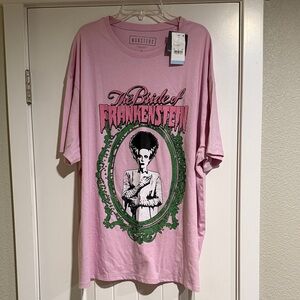 The Bride of Frankenstein Graphic Pink Men's Tee